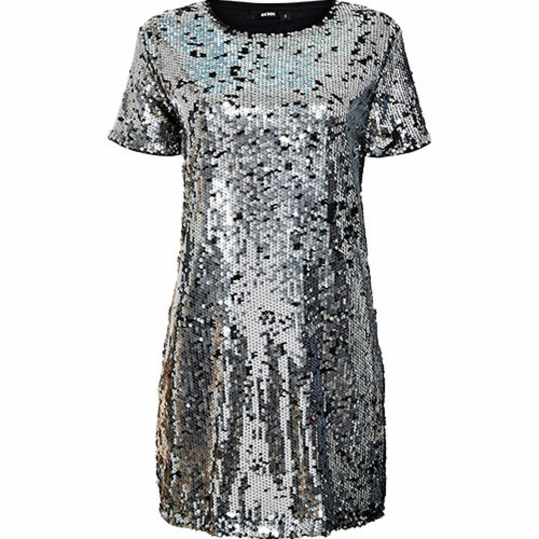 Silvrig paljettklännning i t-shirtmodell