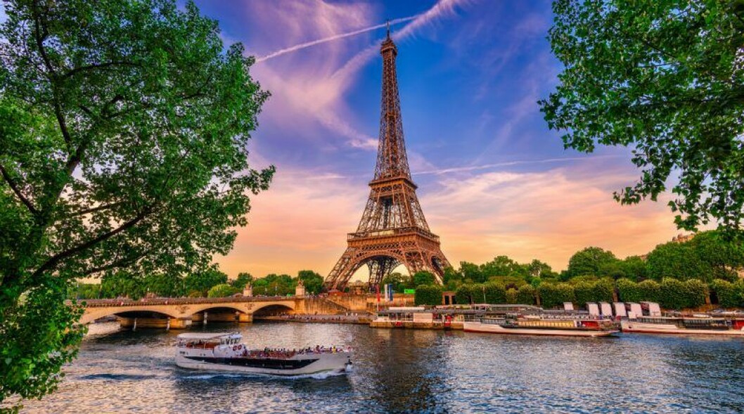 Åk till Paris på smekmånad. Åk till Paris på smekmånad.