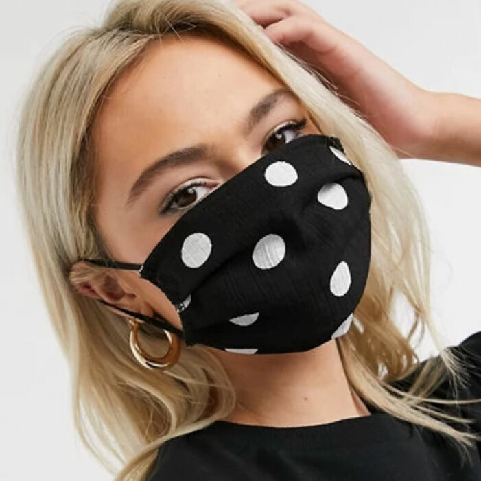 Prickigt munskydd från Miss Selfridge
