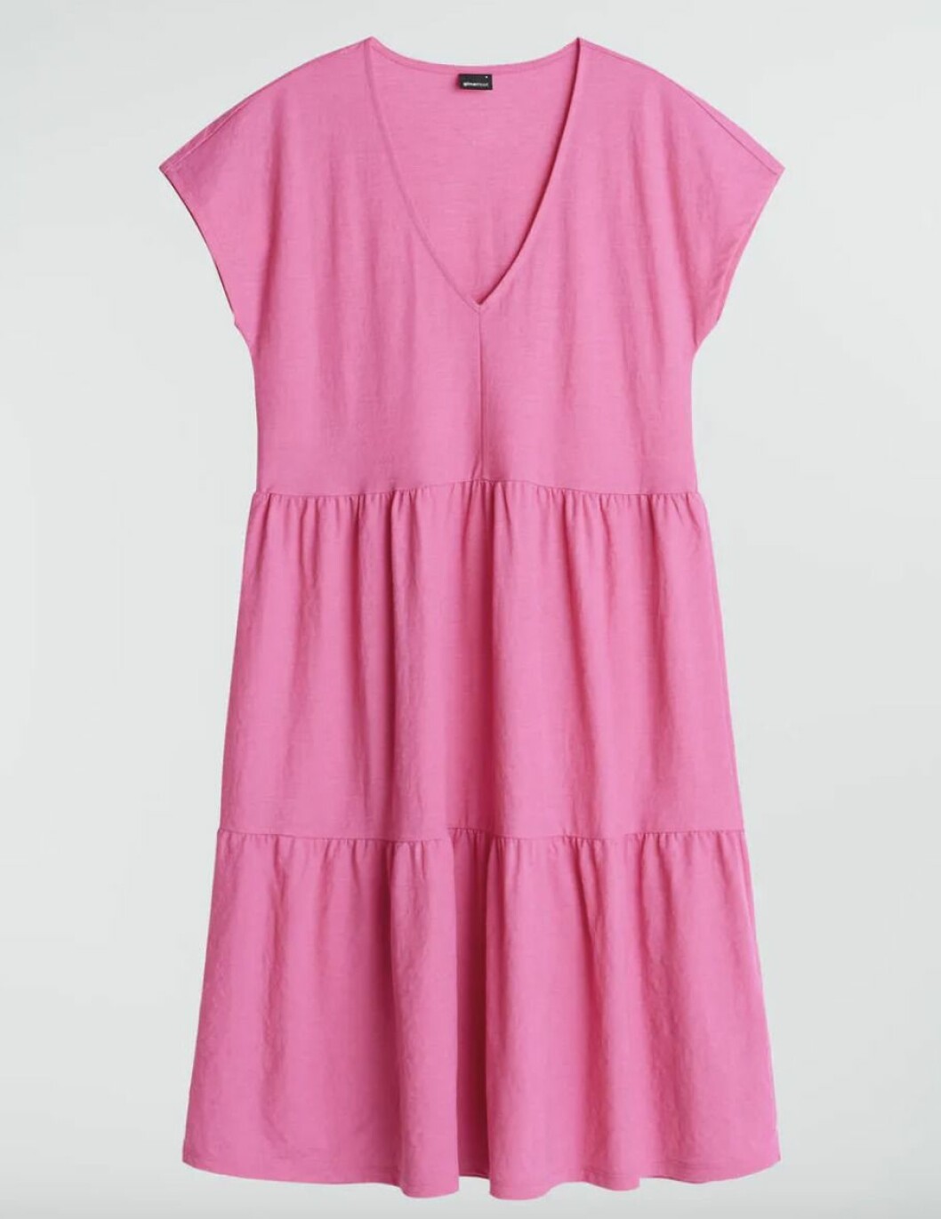 Rosa klänning med volanger från Gina tricot