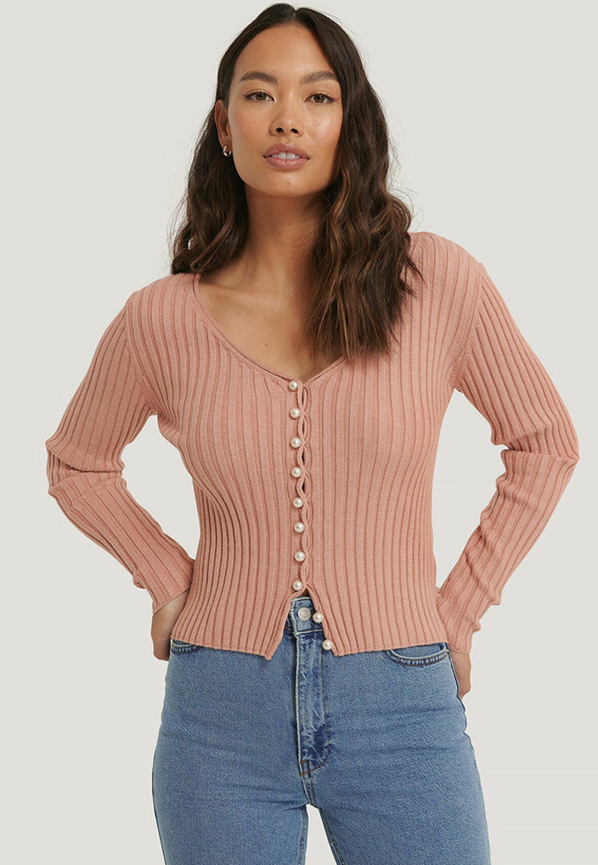 rosa-stickad-troja-nakd