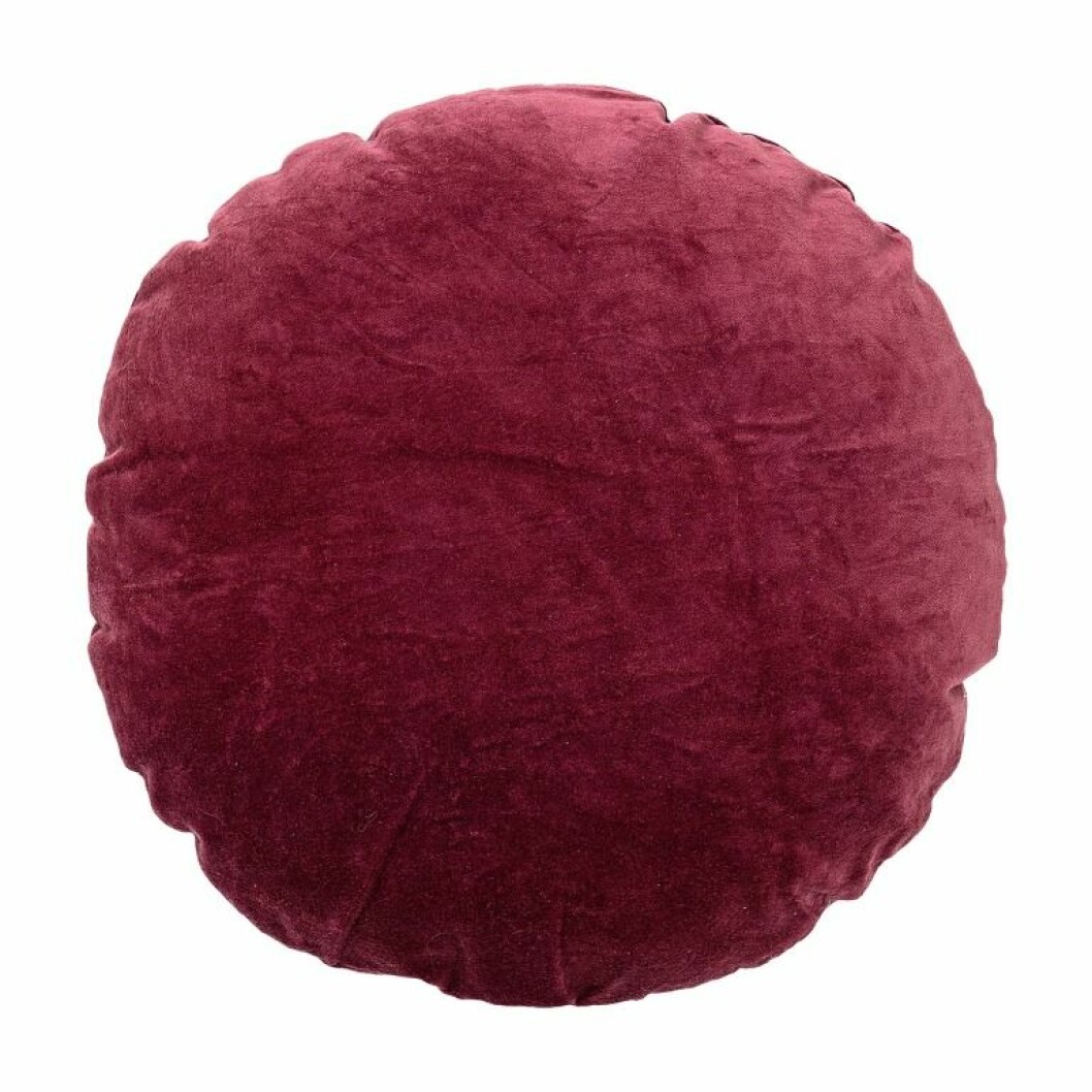 Kudde från <a href="http://www.awin1.com/cread.php?awinaffid=359185&awinmid=7916&p=https%3A%2F%2Fwww.designonline.se%2Fvarumarken%2Fbloomingville%2Fbloomingville-rund-kudde%2F" target="_blank" rel="noopener">Bloomingville</a>.