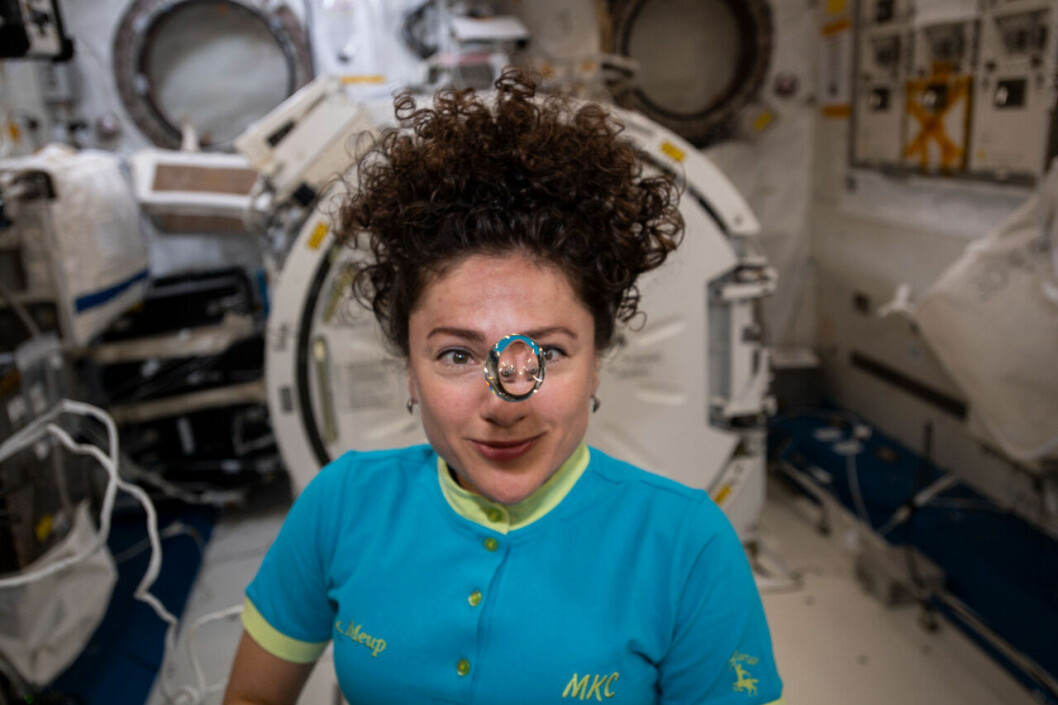 Den amerikansk-svenska astronauten Jessica Meir i ett rymdskepp.