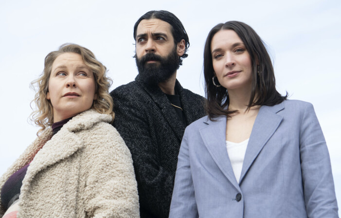 Eva Melander, Ardalan Esmaili och Josefin Asplund spelar huvudrollerna i SVT:s nya thrillerserie "Snöänglar". Eva Melander, Ardalan Esmaili och Josefin Asplund.