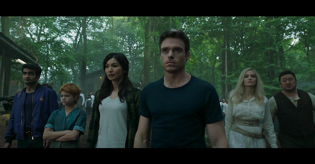 Vilket svall Jolie! Blonda Angelina Jolie och Salma Hayek i Marvel's 'Eternals'. Eternals. I filmen ser vi bland adnra Angelina Jolie, Richard Madden, Kumail Nanjiani, Lauren Ridloff, Brian Tyree Henry, Salma Hayek, Lia McHugh, Don Lee, Kit Harington, Gemma Chan, and Barry Keoghan