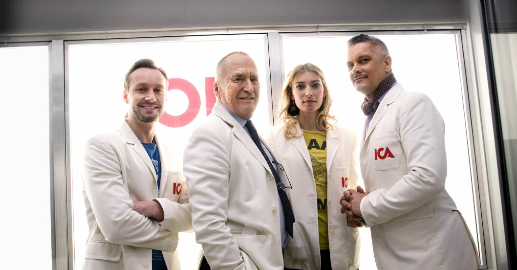 Cissi som ICA-Cindy, ihop med kollegorna och dåvarande profilerna i ICA-reklamerna, Paul Tilly, Hans Mosesson, Cecilia Forss och Magnus Skogsberg Tear. Cissi som ICA-Cindy, ihop med kollegorna och dåvarande profilerna i ICA-reklamerna, Paul Tilly, Hans Mosesson, Cecilia Forss och Magnus Skogsberg Tear.