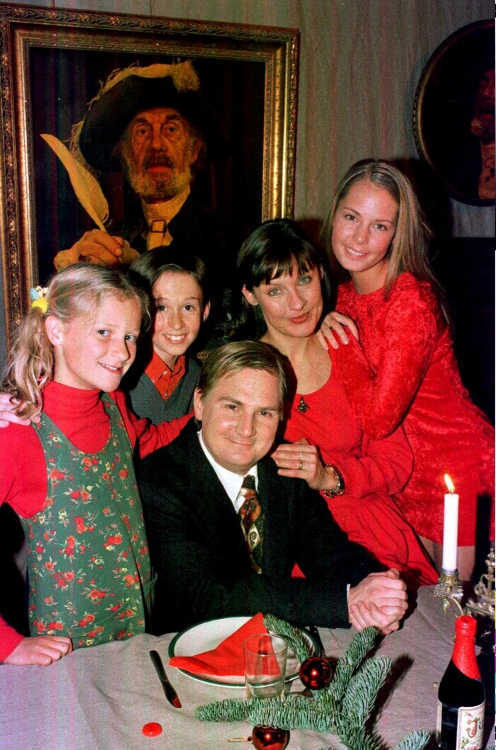 Familjen i Mysteriet på Greveholm från 1996.