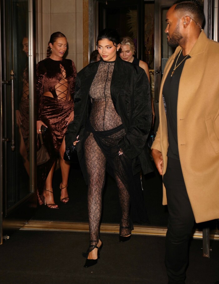 Kylie Jenner under NYFW, första bilderna efter gravidnyheten