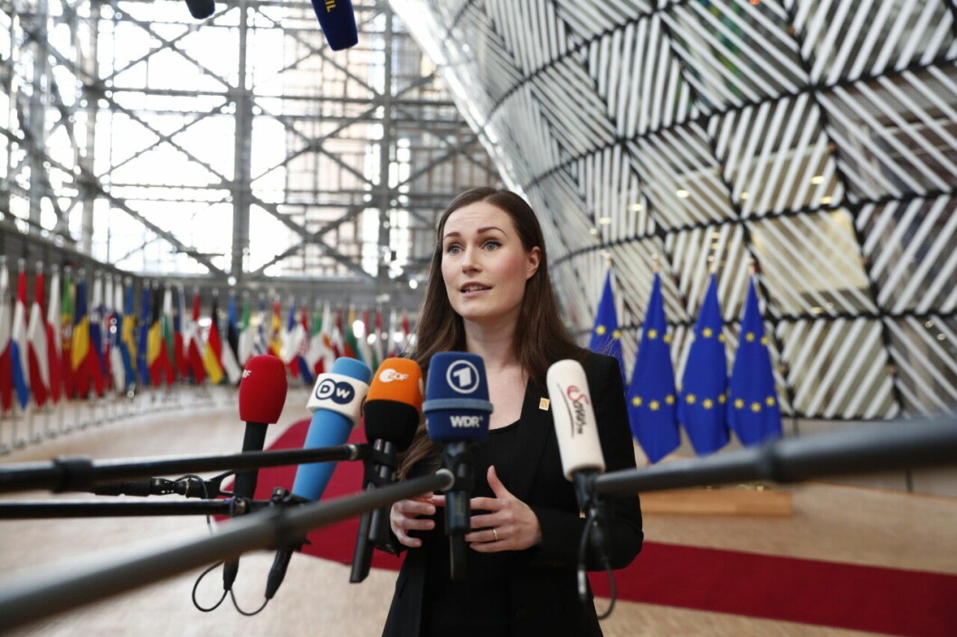 Sanna Marin, Finlands statsminister, blev världens nuvarande yngsta regeringschef år 2019. Finlands statsminister Sanna Marin anländer till en EU-konferens i Bryssel, Belgien, 2020.