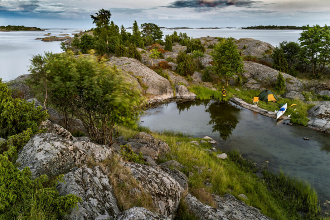 <em>Camping på ö i Sankt Anna skärgård, Östergötland.</em>