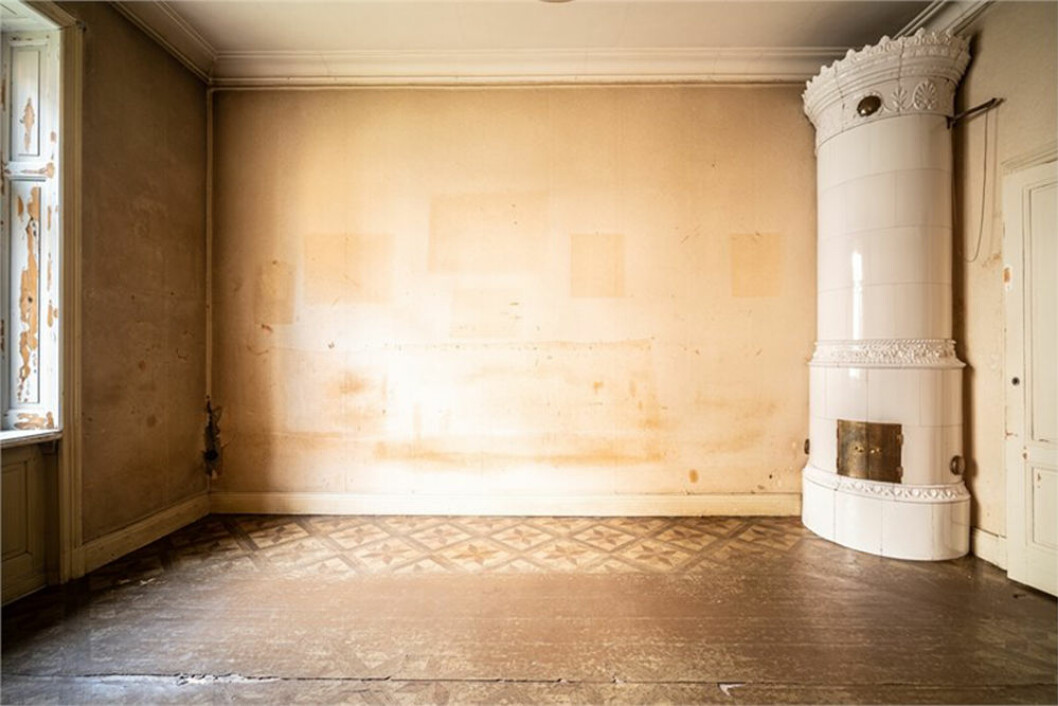 Lägenheten har bara haft två ägare sedan den byggdes – 117 år sedan. Foto: Richard Lundberg för Fastighetsbyrån/mäklare: Anna Johansson Originaldetaljer i sekelskifteslägenhet som stått tom i Vasastan