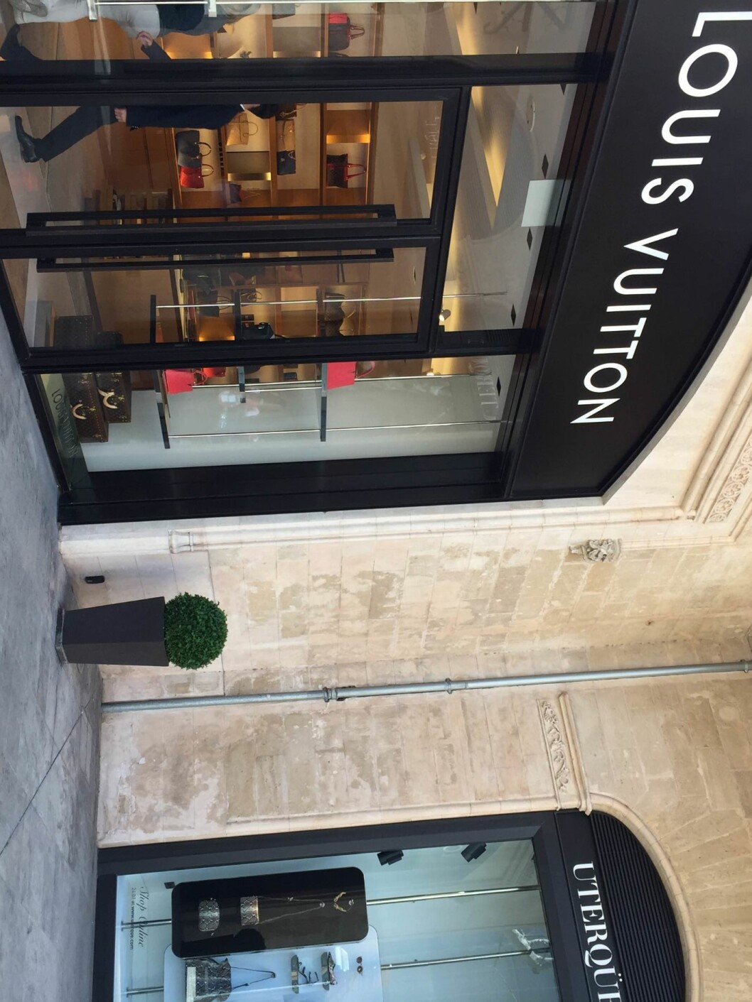 Louis Vuitton och Uterqüe. shopping i palma