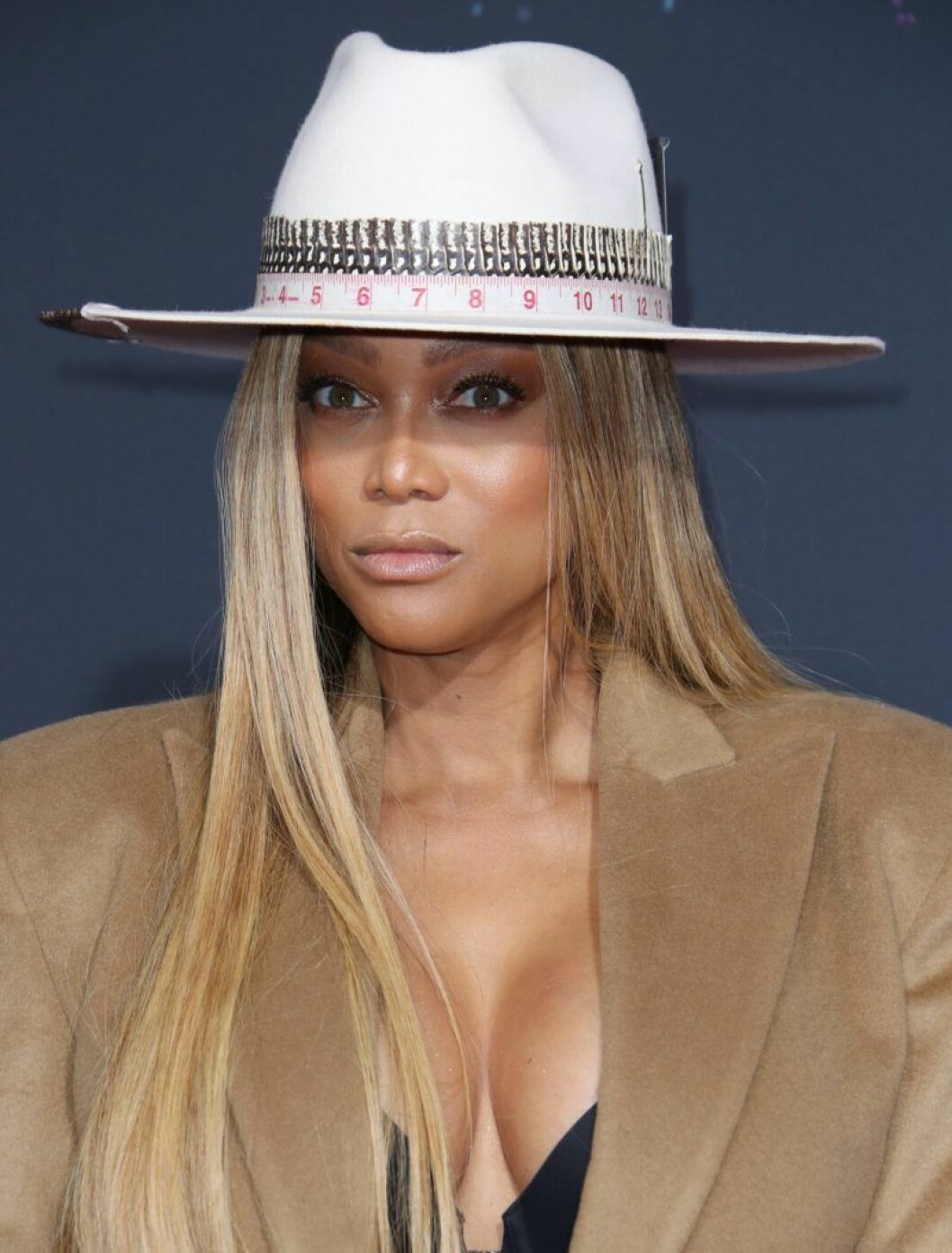 Tyra Banks i hatt