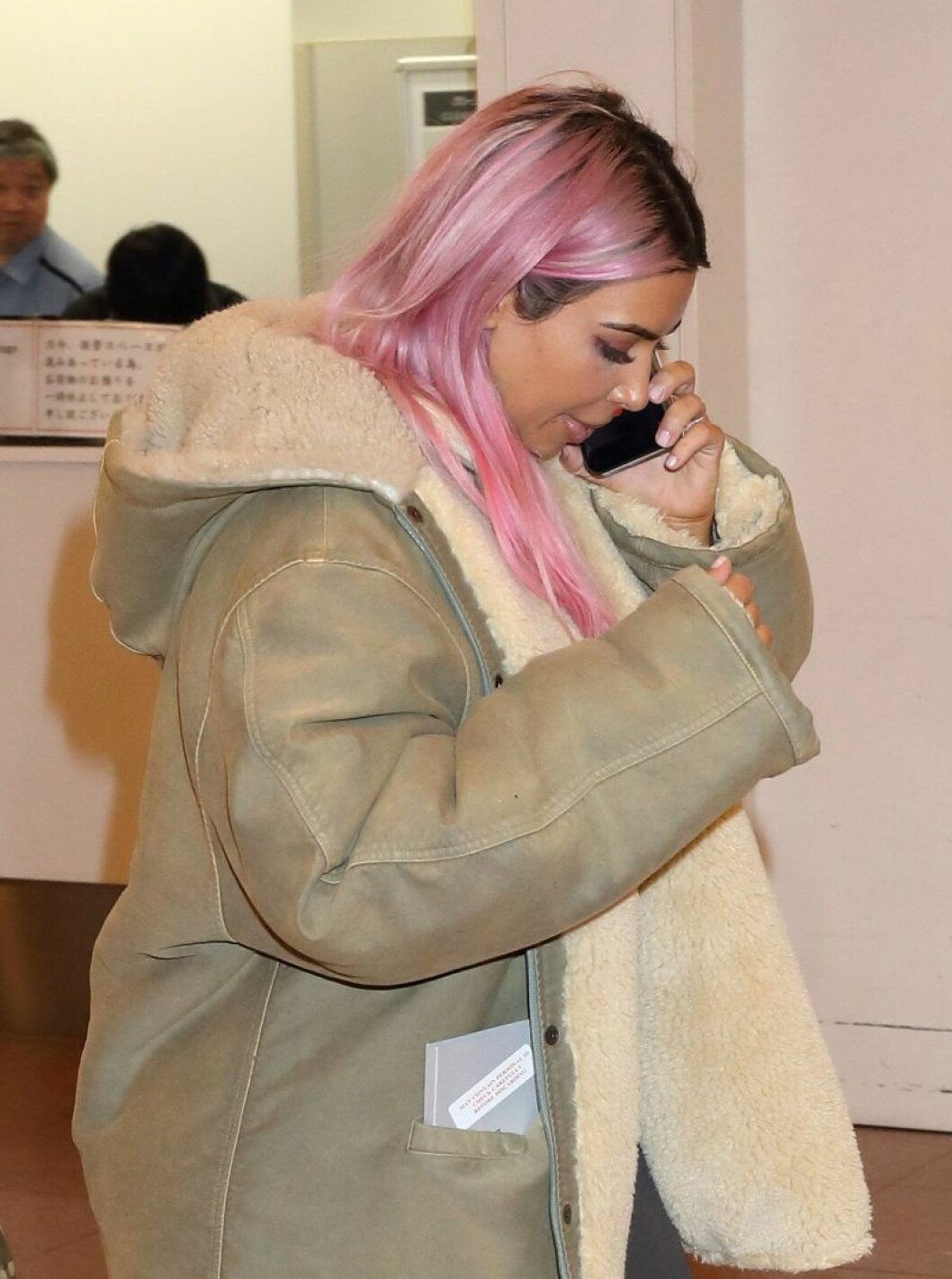 Kim Kardashian i rosa hår