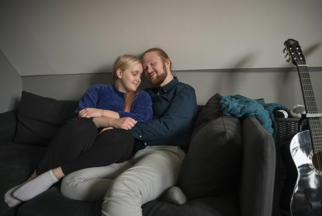Med sin partner Thomas Neidenmark har Sofie Hagfalk Woss varit helt öppen med sin problematik.