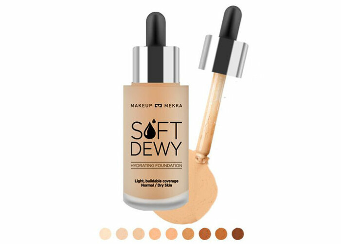 <a target="_blank" href="https://www.makeupmekka.se/produkt/soft-dewy-hydrating-foundation?utm_source=Native%20Baaam&utm_medium=cpc&utm_campaign=Native%20Baaam"><span class=" t14" data-lab-text_size_desktop="14">Soft Dewy foundation</span></a> (149 kr) från Makeup Mekka är perfekt för dig med en torrare hy.