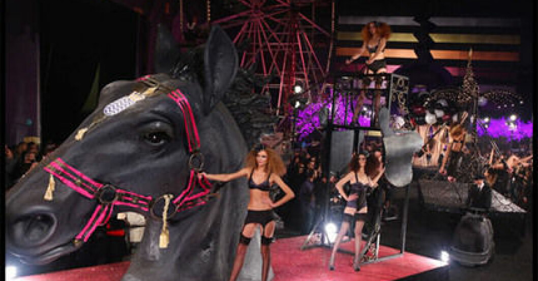Sonia Rykiel Pour H&M premiärvisas i Paris.