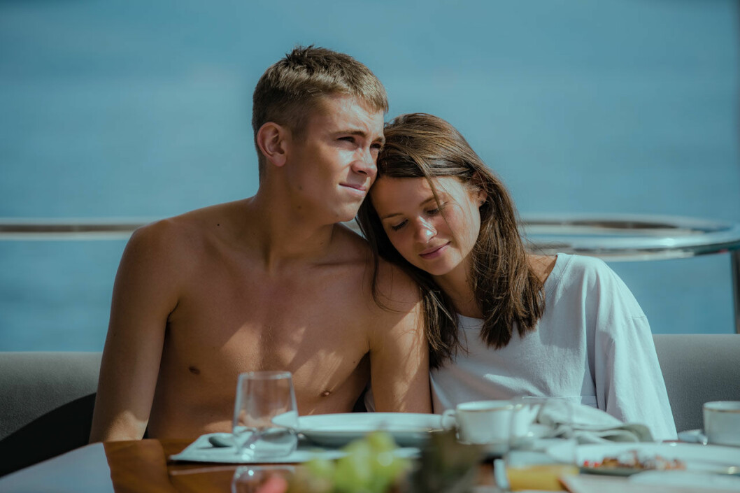 Felix Sandman och Hanna Ardéhn är två av skådespelarna i <em>Störst av allt</em>. Foto: Nikola Predovic/Netflix I Störst av allt spelar bland annat Felix Sandman