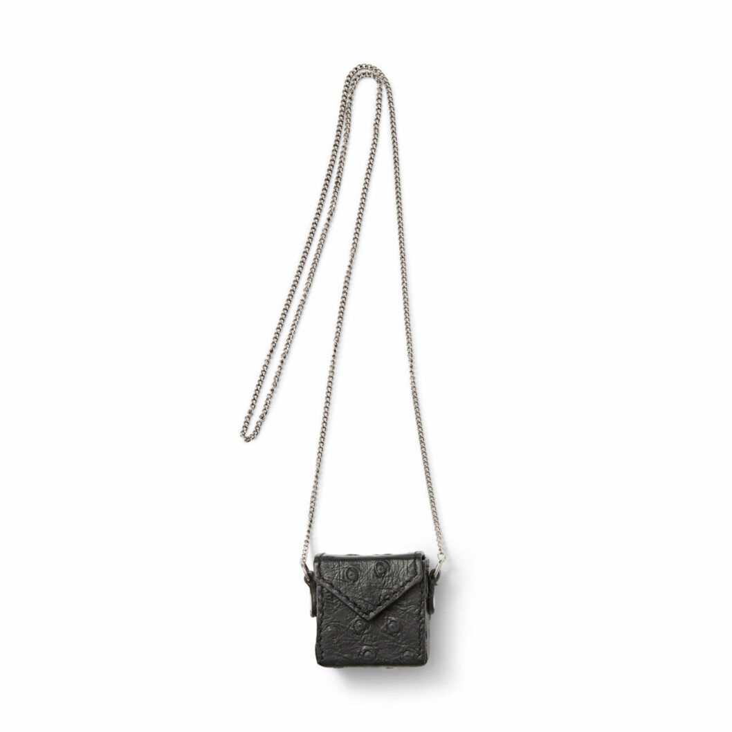 Svart miniväska halsband