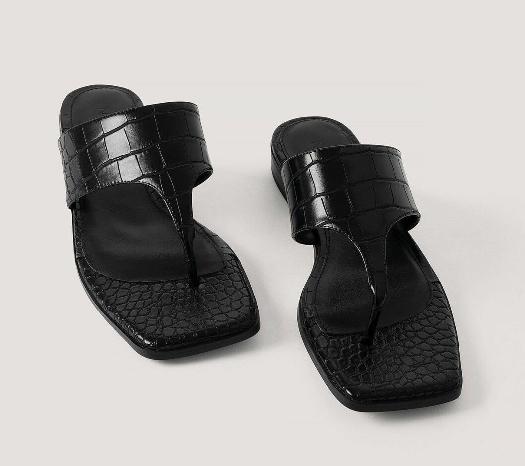 Svarta flipflop-sandaler till billigt pris för dam till 2020