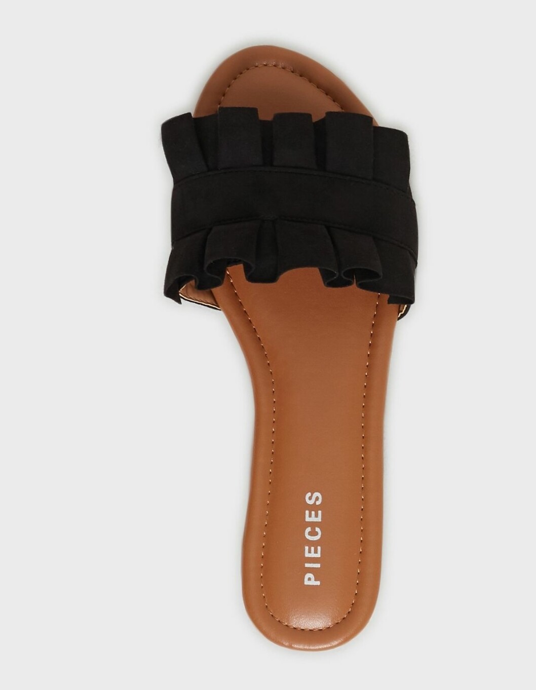 Svarta sandaler med volanger till budgetpris 