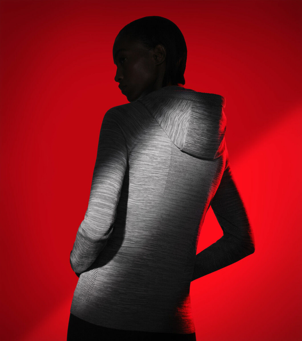 Tech_Pack_Tech_Knit_Windrunner_W_03