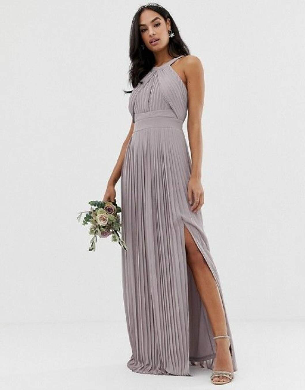 En bild på en plisserad långklänning med slits från Asos.
