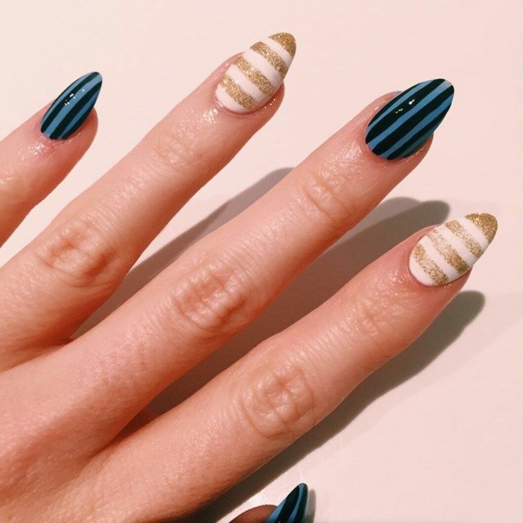 the dress nailart