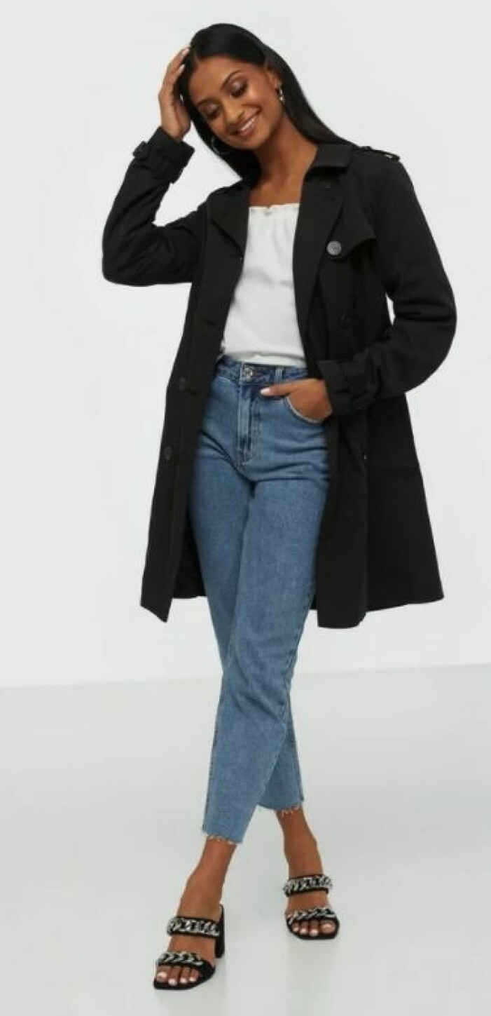 trenchcoat vila
