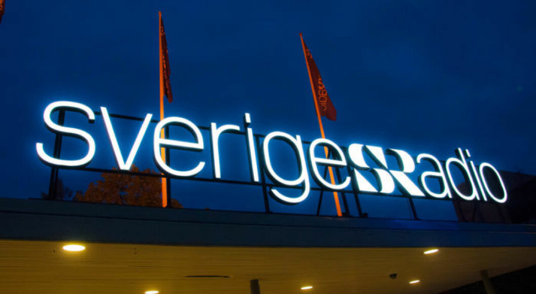 Sveriges radios upplysta logga nattetid.