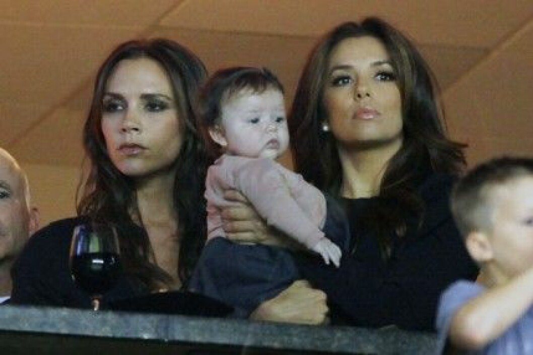Victoria, baby Harper och Eva. victoriabeckham