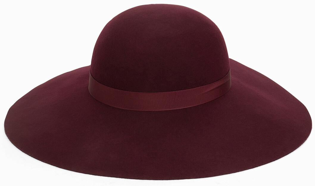 vinröd hatt