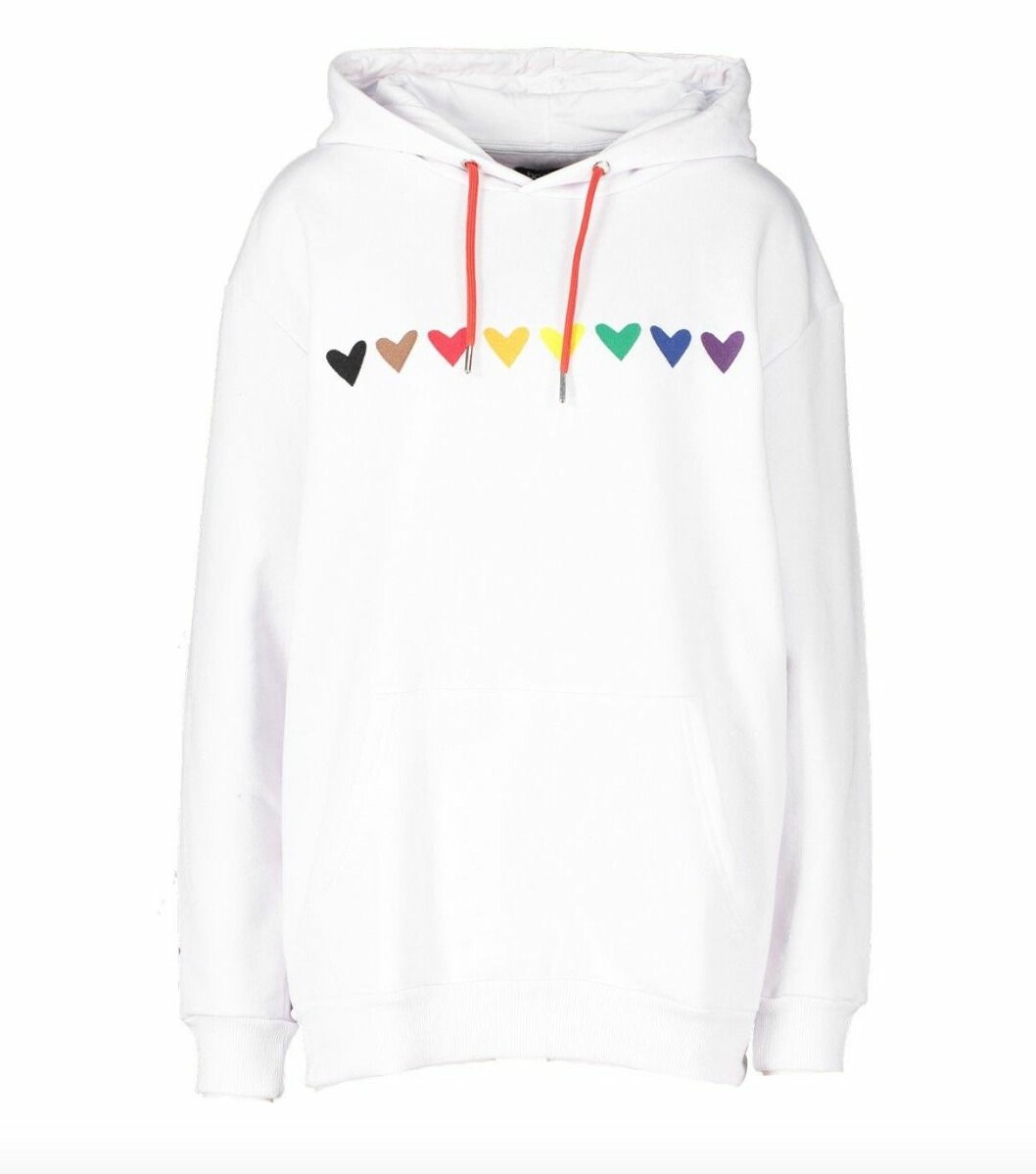 Vit hoodie med hjärtan
