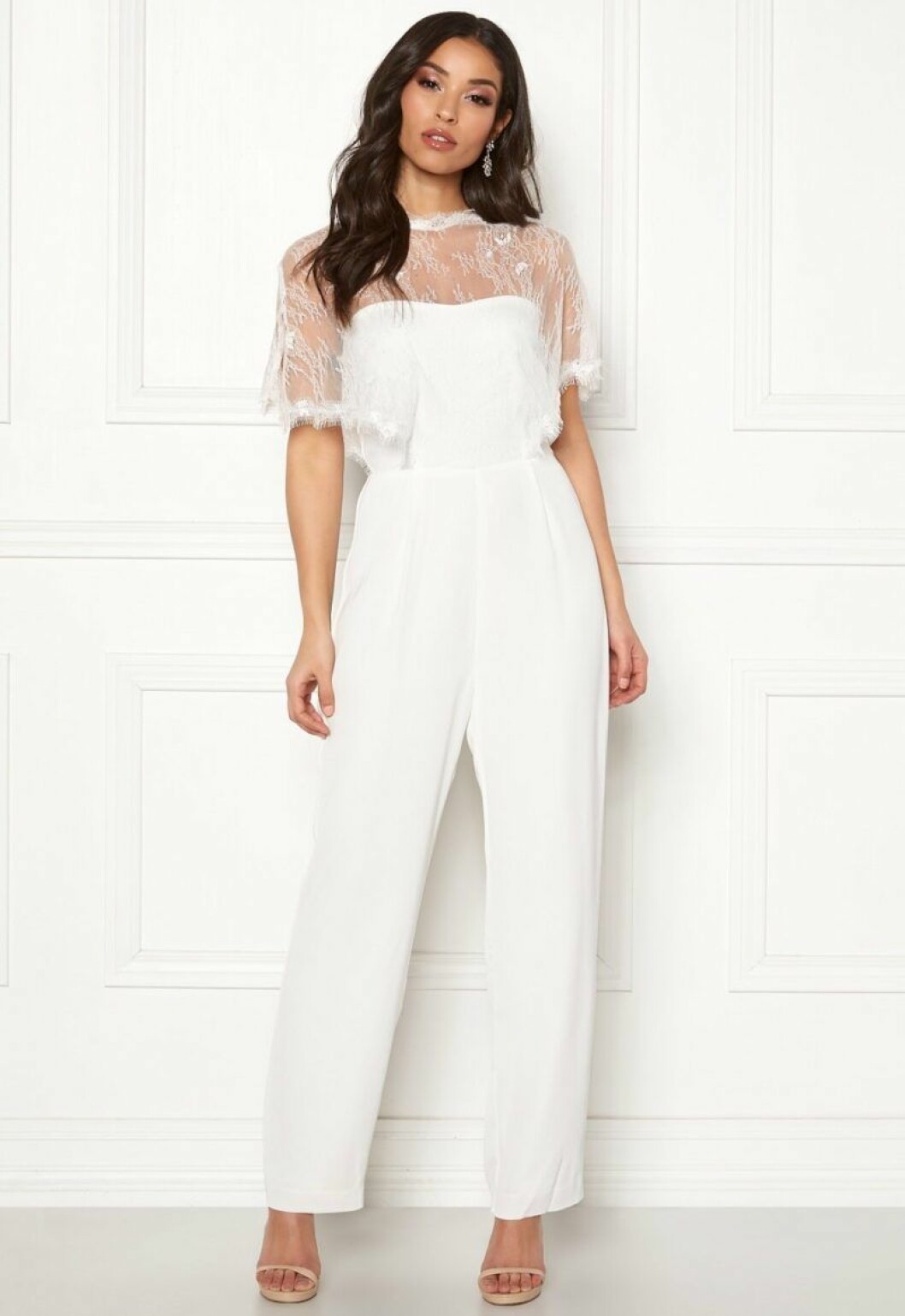 Vit jumpsuit till studenten