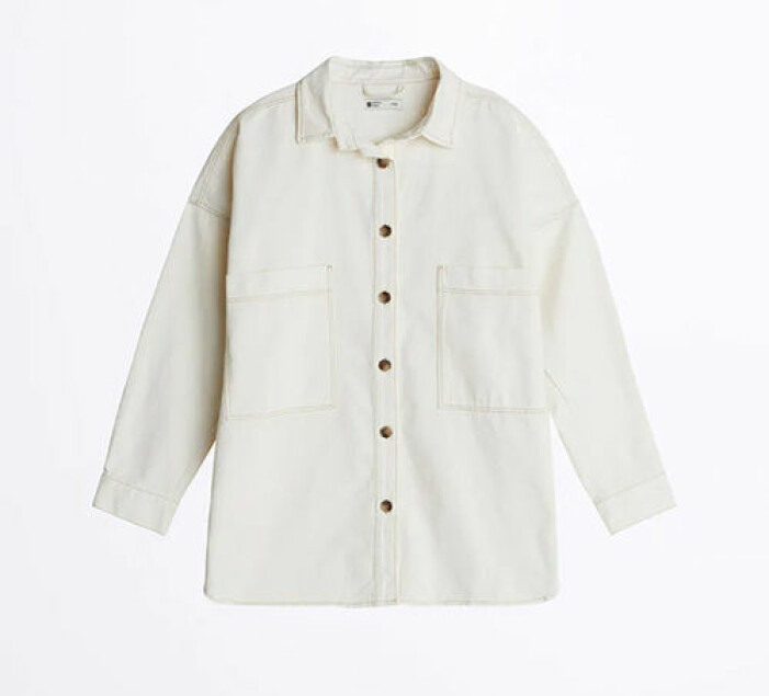 Vit oversized jeansskjorta från Gina Tricot
