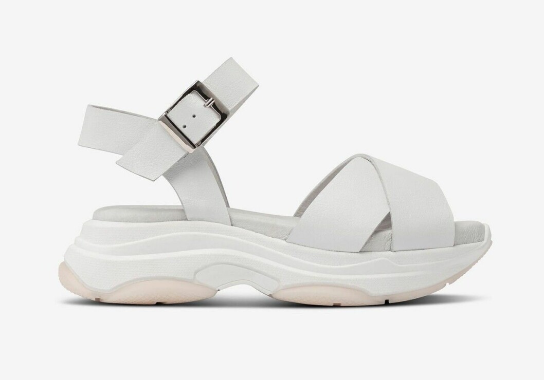 Vita chunky sandaler med sportig sula